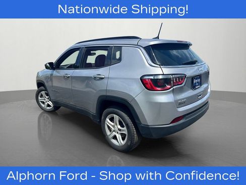 Used 2024 Jeep Compass Latitude AWD/4WD image 4