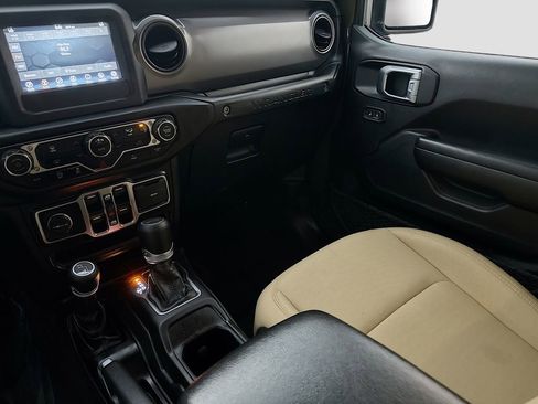Used 2021 Jeep Wrangler Unlimited Sport AWD/4WD image 25