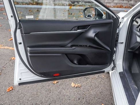 Used 2024 Toyota Camry SE image 23