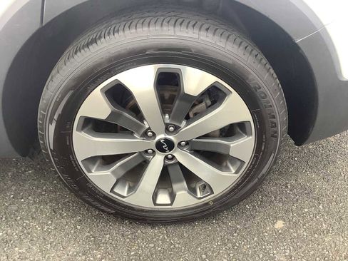 Used 2022 Kia Telluride S image 7