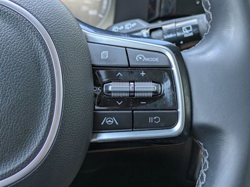 Certified 2023 Kia Sorento S FWD image 19