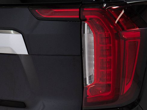 Used 2021 GMC Yukon XL Denali AWD/4WD image 17