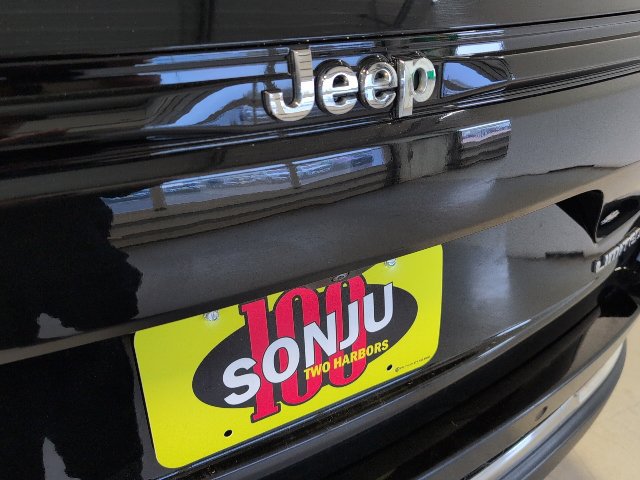 Used 2023 Jeep Grand Cherokee Limited AWD/4WD image 36