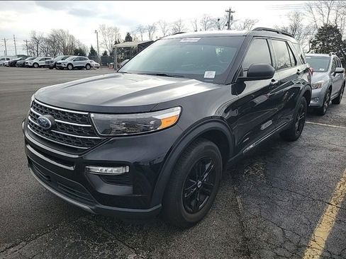 Used 2023 Ford Explorer XLT w/ Equipment Group 202A image 5