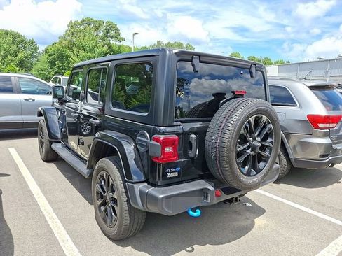 Used 2023 Jeep Wrangler Unlimited Sahara w/ Cold Weather Group AWD/4WD image 4