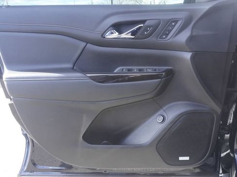 Used 2022 GMC Acadia AT4 w/ Preferred Package image 17