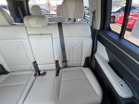 Used 2025 Hyundai Santa Fe SEL image 39