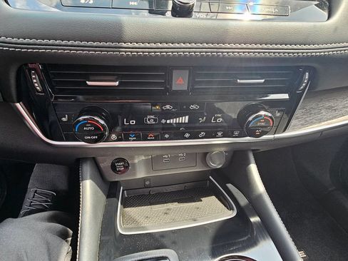 Certified 2025 Nissan Rogue Platinum w/ Platinum Premium Package FWD image 29