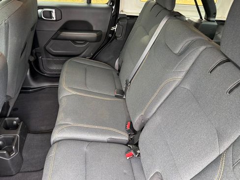Used 2024 Jeep Wrangler Unlimited Sahara AWD/4WD image 14