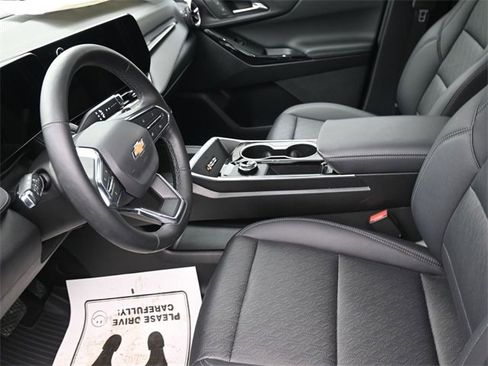 New 2026 Chevrolet Equinox LT w/ Convenience Package II image 8