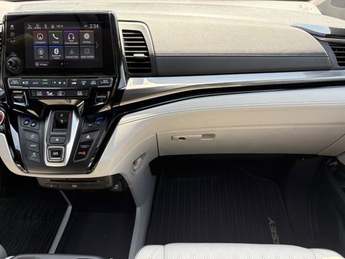 Used 2022 Honda Odyssey Elite image 16