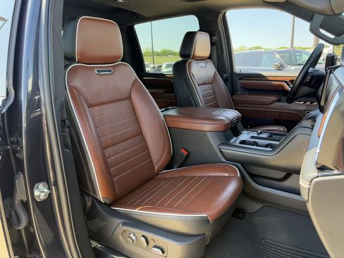 Used 2025 GMC Sierra 2500 Denali Ultimate image 32