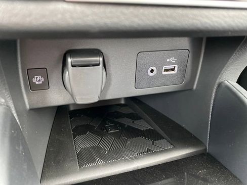 New 2025 Nissan Versa SV image 17