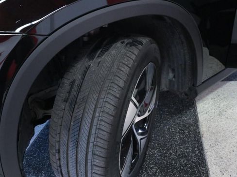 Used 2024 Mercedes-Benz GLC 300 4MATIC image 9