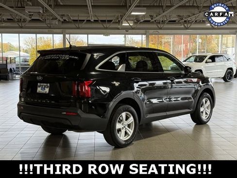 Used 2021 Kia Sorento LX image 8