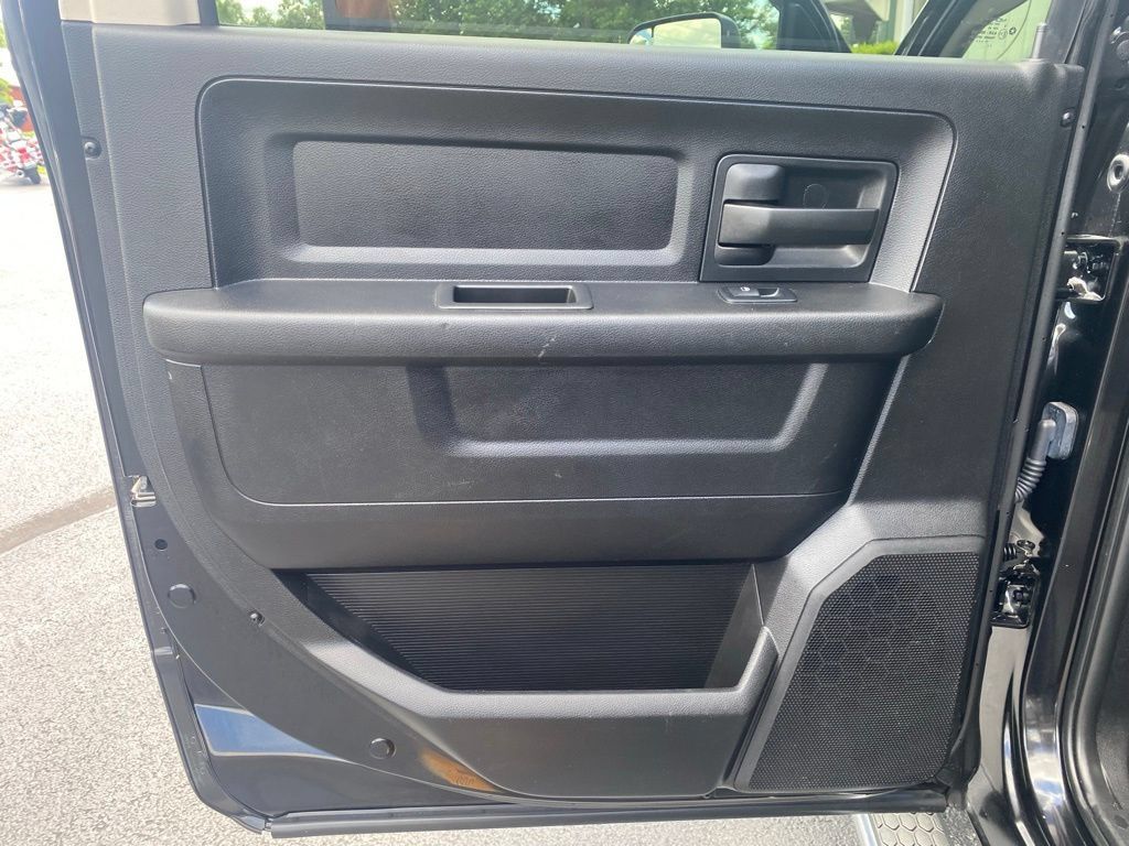Used 2018 RAM 2500 Tradesman w/ Chrome Appearance Group AWD/4WD image 22