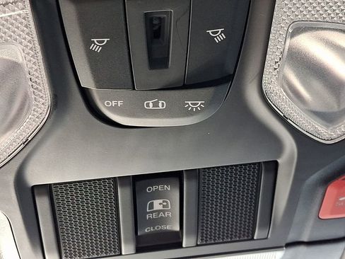 Used 2023 RAM 1500 Big Horn image 31