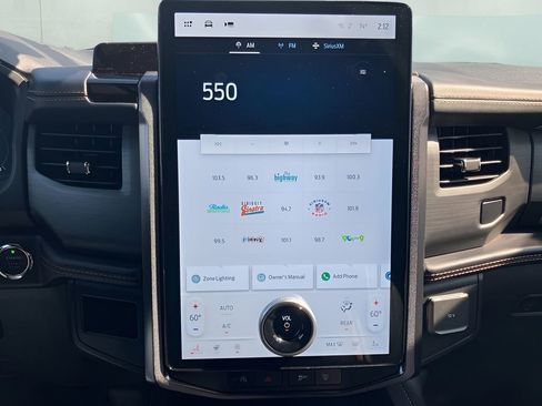 Used 2023 Ford Expedition Platinum image 25