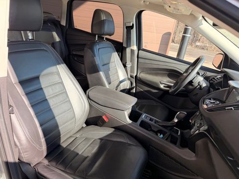 Used 2017 Ford Escape Titanium image 17