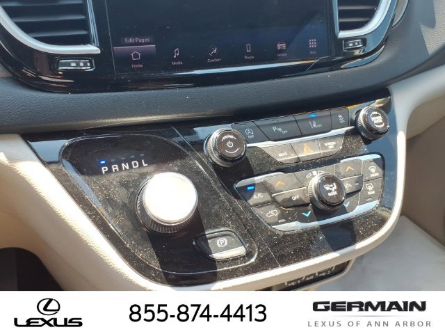 Used 2024 Chrysler Pacifica Touring-L FWD image 20