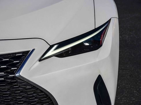 Used 2022 Lexus IS 300 w/ Accessory Package image 10