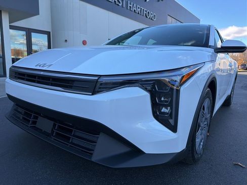 New 2025 Kia K4 FWD image 13