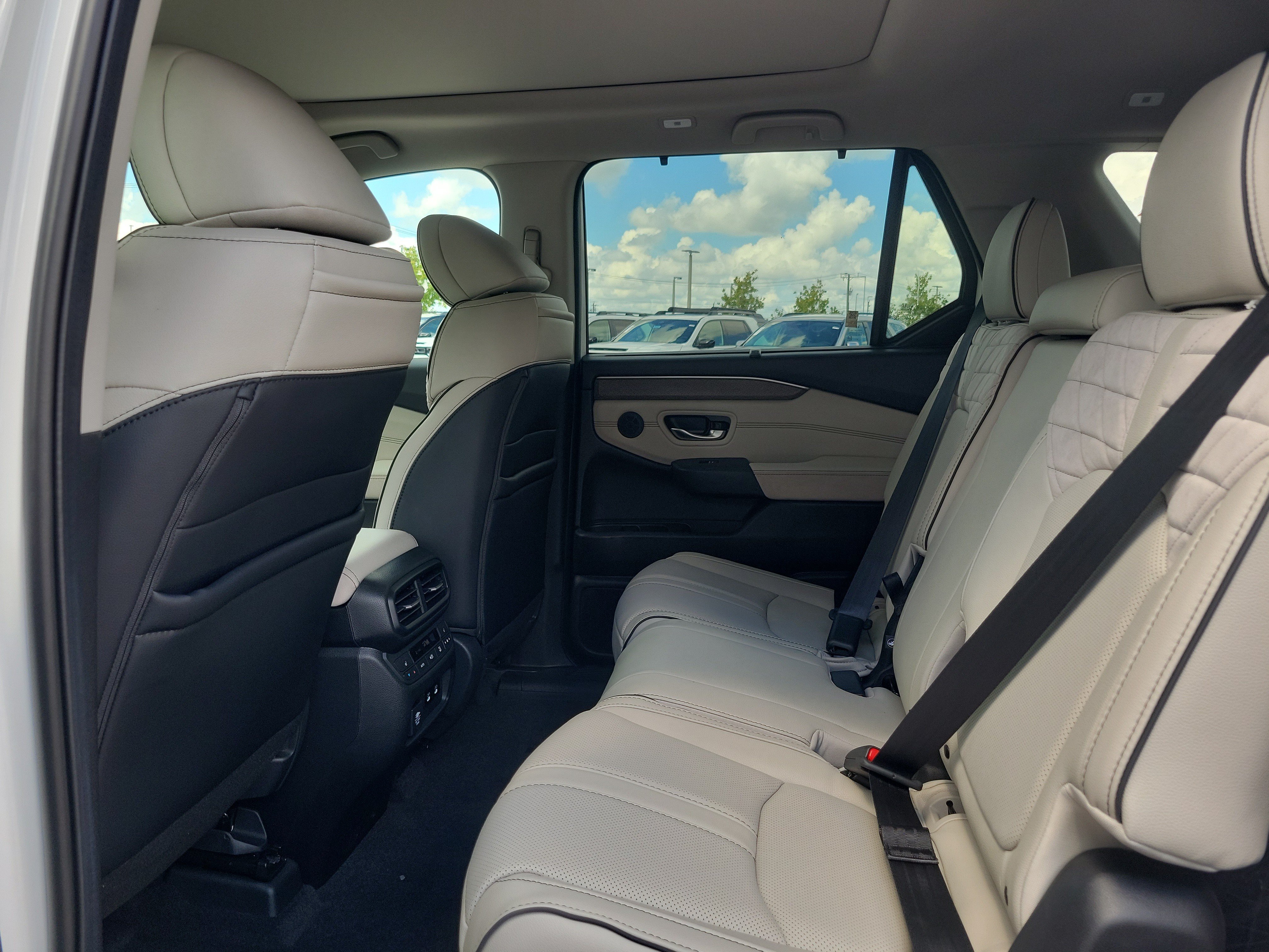 New 2026 Honda Pilot Elite image 12