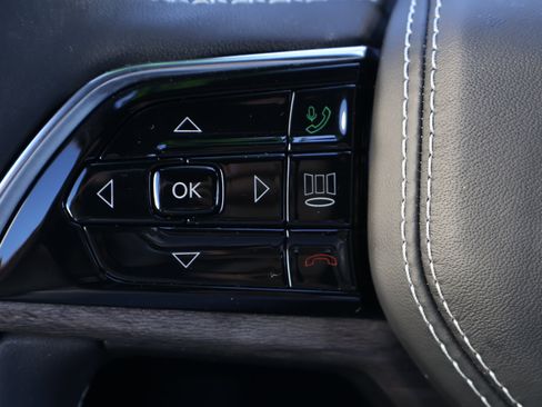 Used 2023 Jeep Grand Cherokee Overland image 24