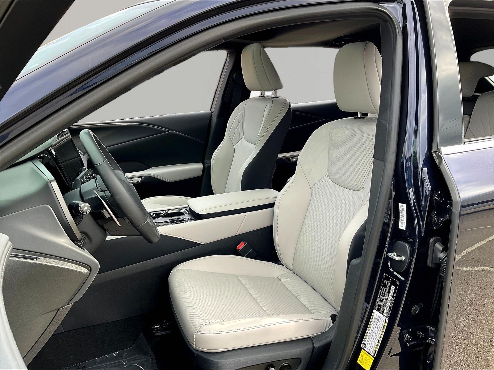 Used 2025 Lexus RX 350 Premium w/ Accessory Package (Z1) FWD image 21
