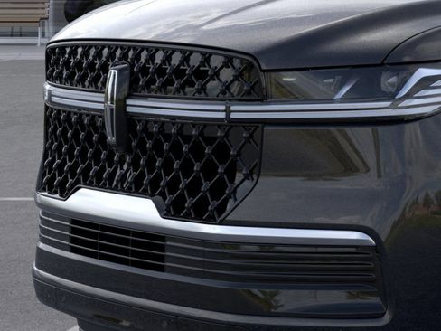 New 2026 Lincoln Navigator Reserve w/ Jet Appearance Package image 30