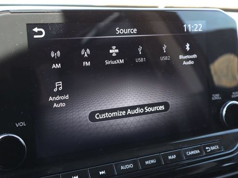 Used 2024 Nissan Pathfinder Platinum w/ Lighting Package (N92) FWD image 10