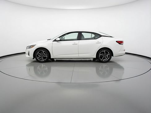 Used 2025 Nissan Sentra SV image 5