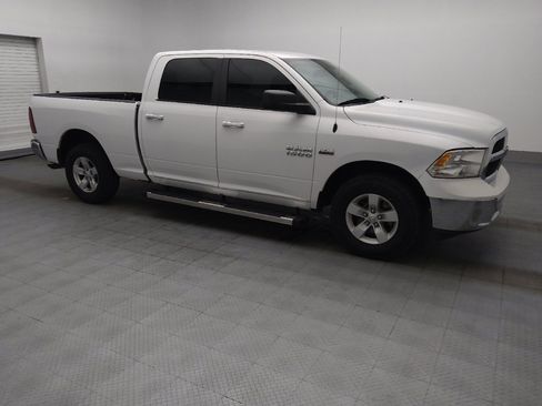 Used 2017 RAM 1500 Classic SLT AWD/4WD image 11