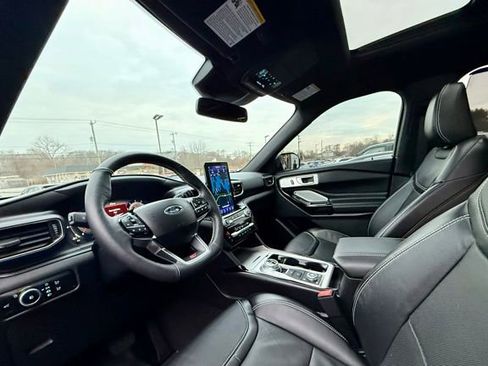 Used 2022 Ford Explorer ST w/ Equipment Group 401A image 17