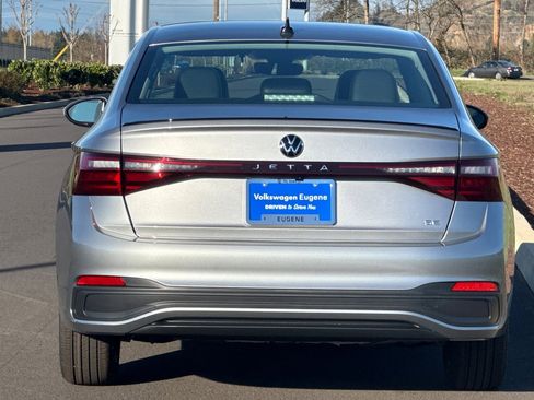 New 2026 Volkswagen Jetta SE image 4