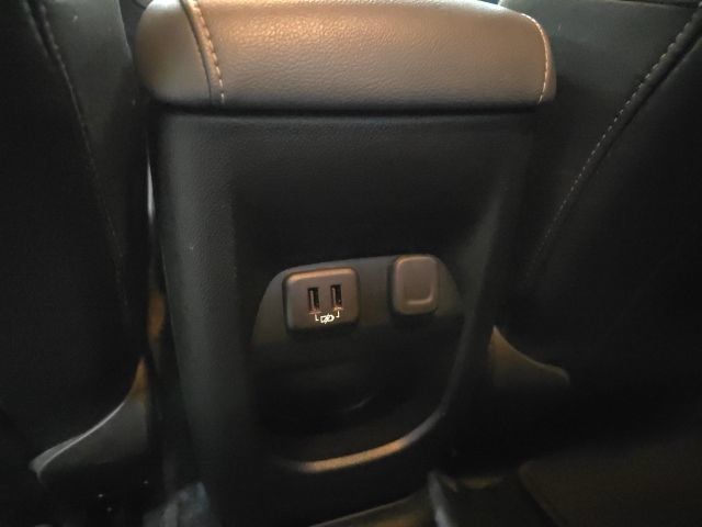 Used 2019 Chevrolet Colorado Z71 AWD/4WD image 12