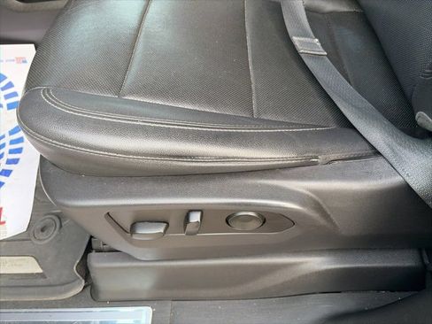 Used 2022 GMC Sierra 1500 SLT w/ SLT Convenience Package image 18