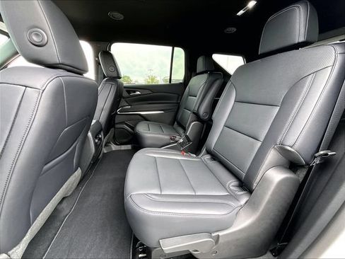 New 2027 Chevrolet Traverse LT w/ Midnight/Sport Edition AWD/4WD image 14