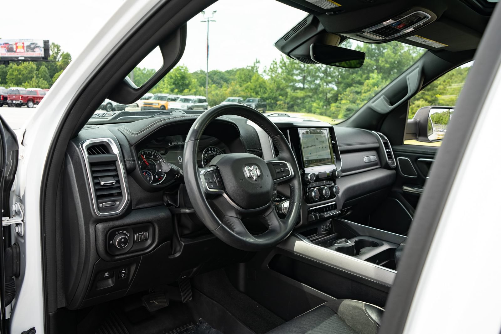 Used 2022 RAM 1500 Laramie AWD/4WD image 13