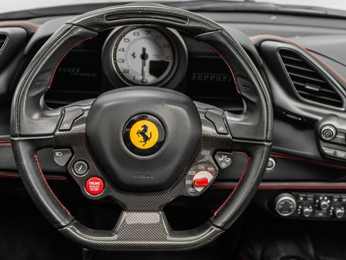 Used 2017 Ferrari 488 Spider image 15
