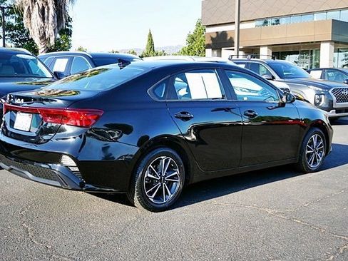 Used 2023 Kia Forte LXS FWD image 4