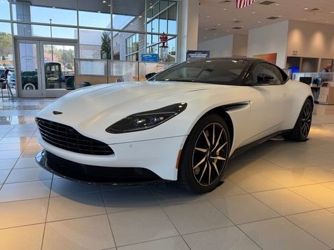 Used 2023 Aston Martin DB11 Coupe image 1