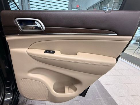 Used 2018 Jeep Grand Cherokee Overland image 43