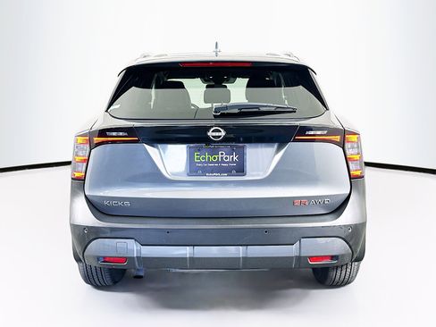 Used 2025 Nissan Kicks SR image 7