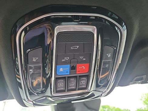 Used 2022 Jeep Grand Cherokee Summit AWD/4WD image 77