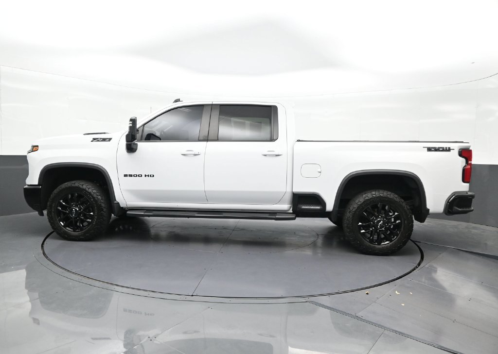 Used 2025 Chevrolet Silverado 2500 LT w/ Trail Boss Package AWD/4WD image 2
