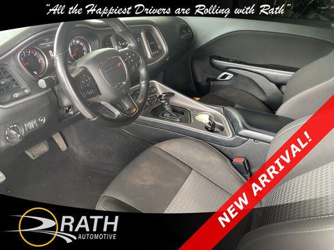 Used 2022 Dodge Challenger GT RWD image 8