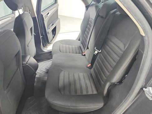 Used 2018 Ford Fusion SE image 31