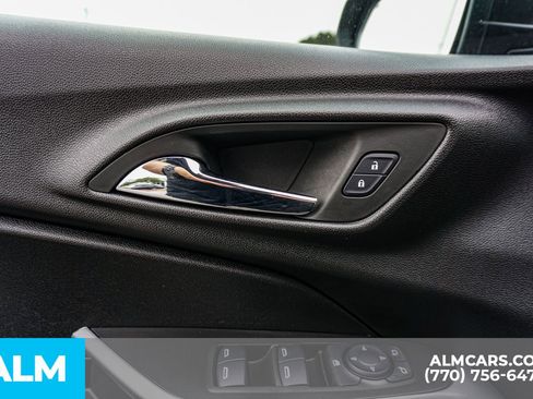 Used 2025 Chevrolet Trax LS w/ LS Convenience Package FWD image 32