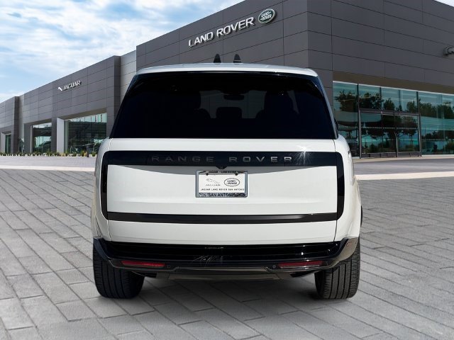 Used 2023 Land Rover Range Rover SE AWD/4WD image 4